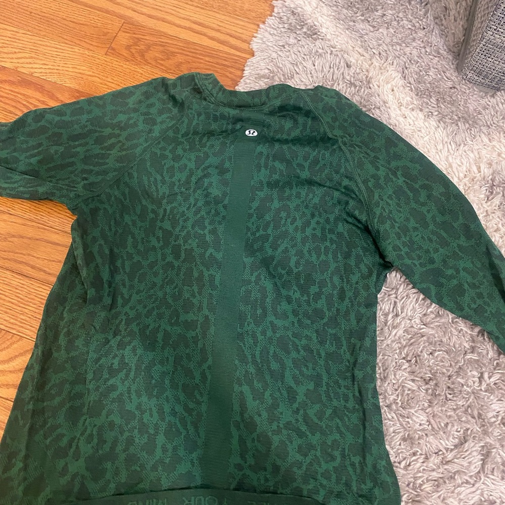Long sleeve lululemon top cheetah print